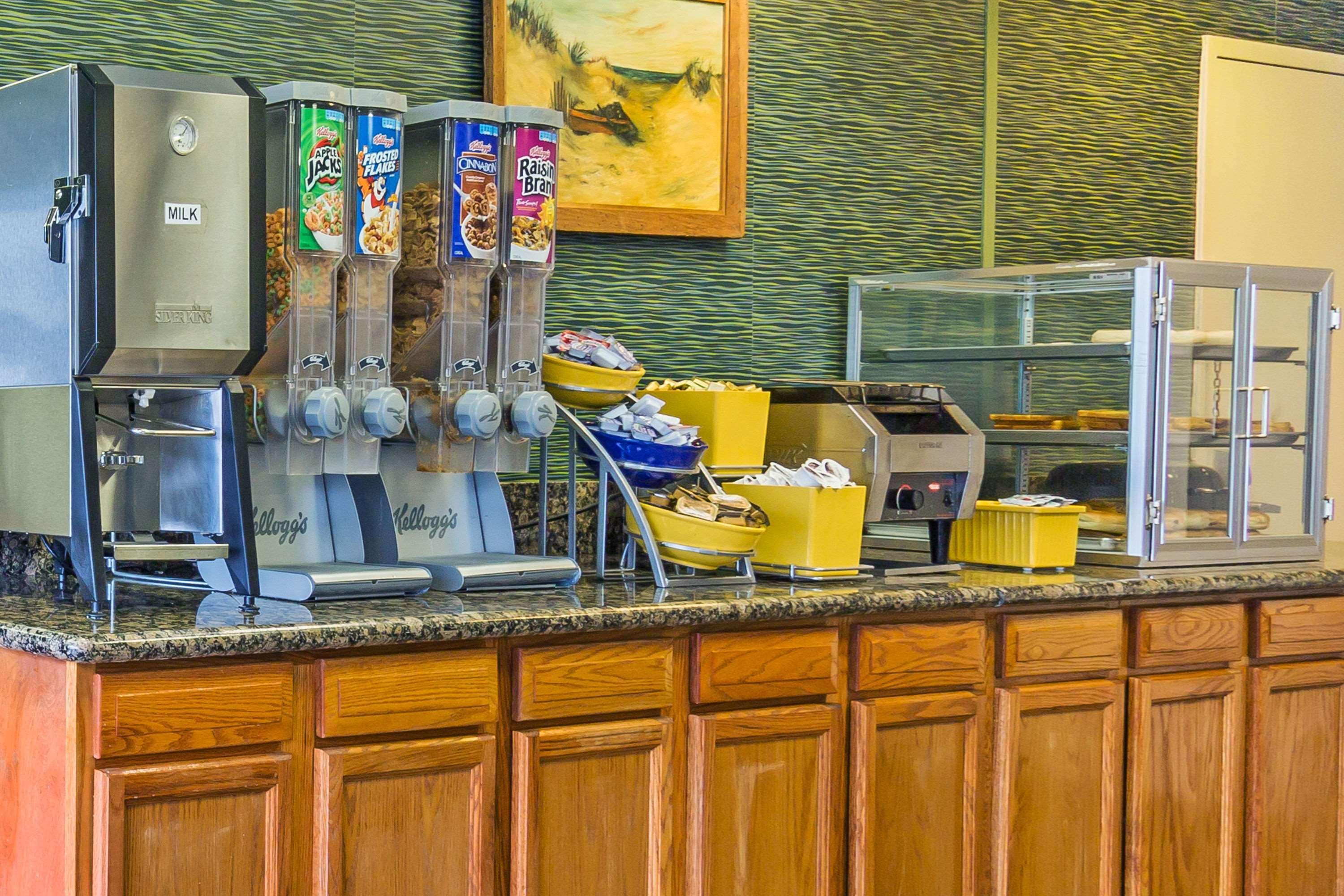 Days Inn By Wyndham Virginia Beach At The Beach Exteriör bild