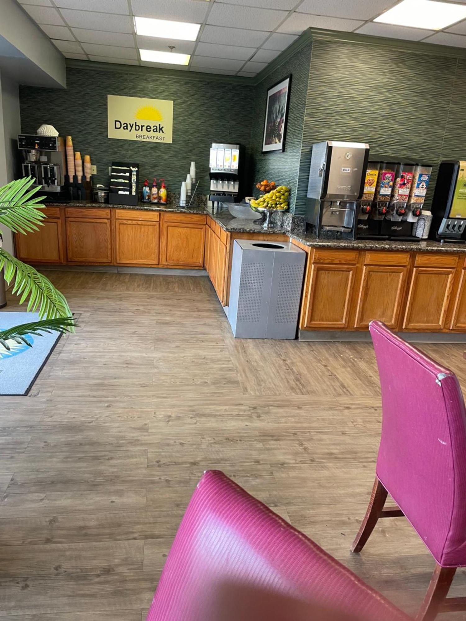 Days Inn By Wyndham Virginia Beach At The Beach Exteriör bild